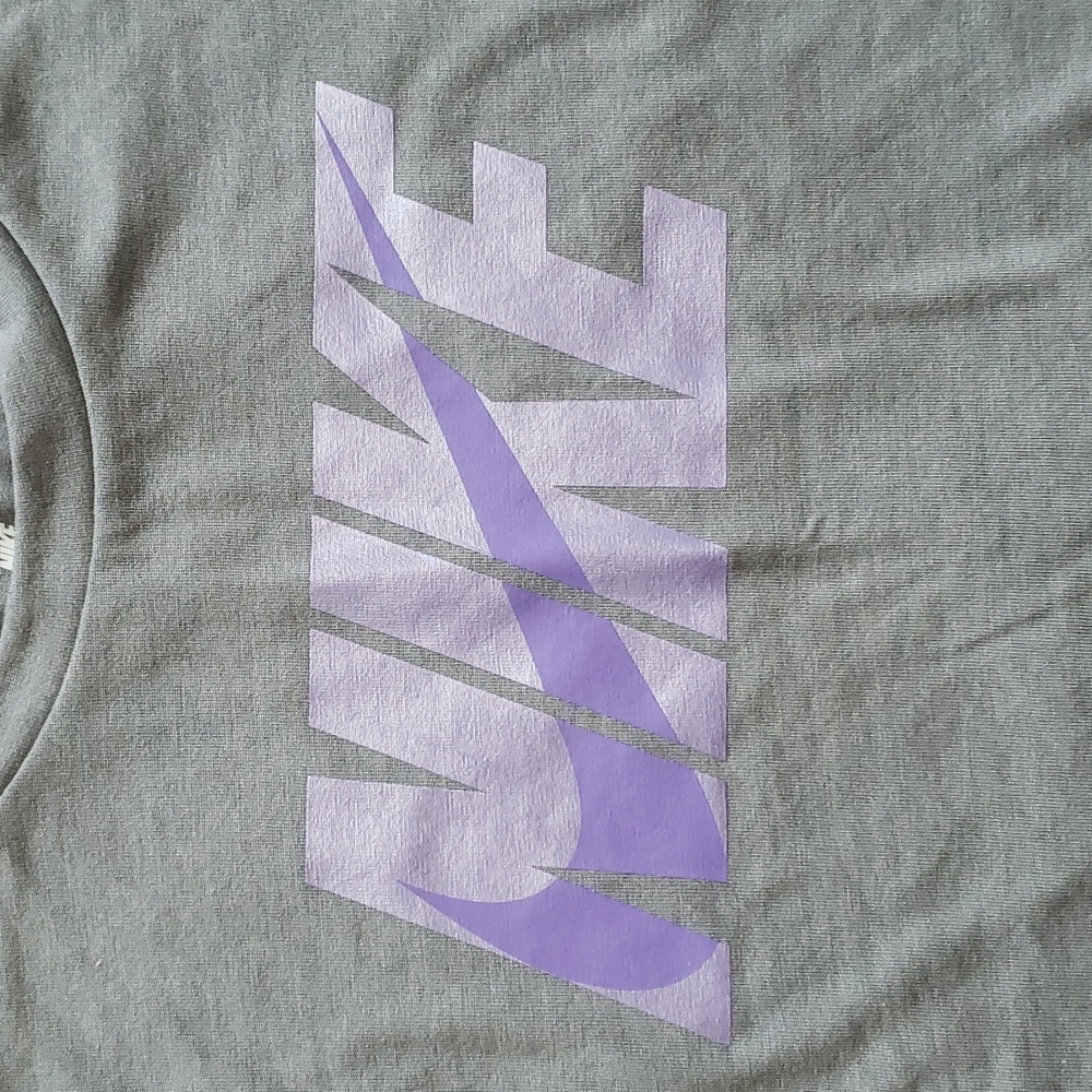 Nike Little Girls Long-Sleeve Metallic Logo Box Tee & Dri-FIT Leggings Set - Picture 4 of 16
